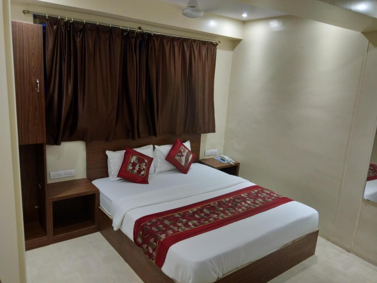 Rk Hotel-Near Grant Road Railway Station Мумбаи Экстерьер фото