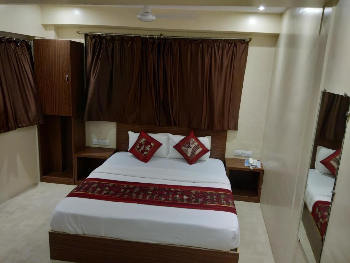 Rk Hotel-Near Grant Road Railway Station Мумбаи Экстерьер фото
