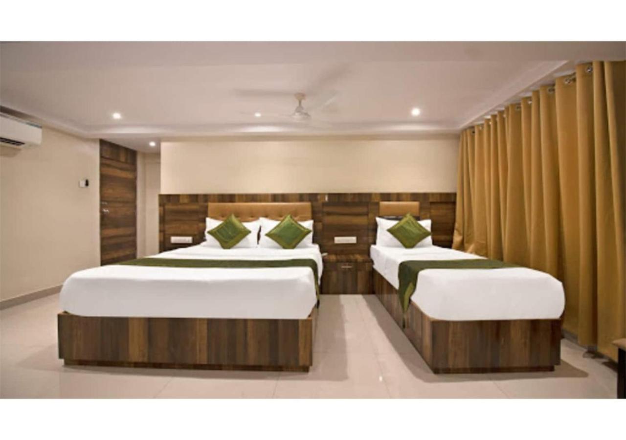Rk Hotel-Near Grant Road Railway Station Мумбаи Экстерьер фото