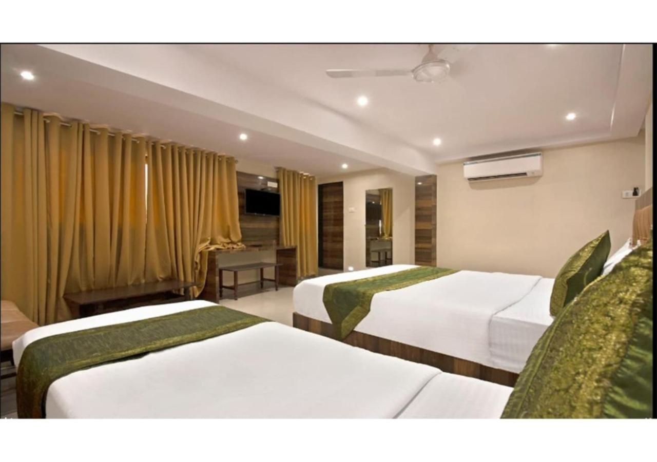 Rk Hotel-Near Grant Road Railway Station Мумбаи Экстерьер фото