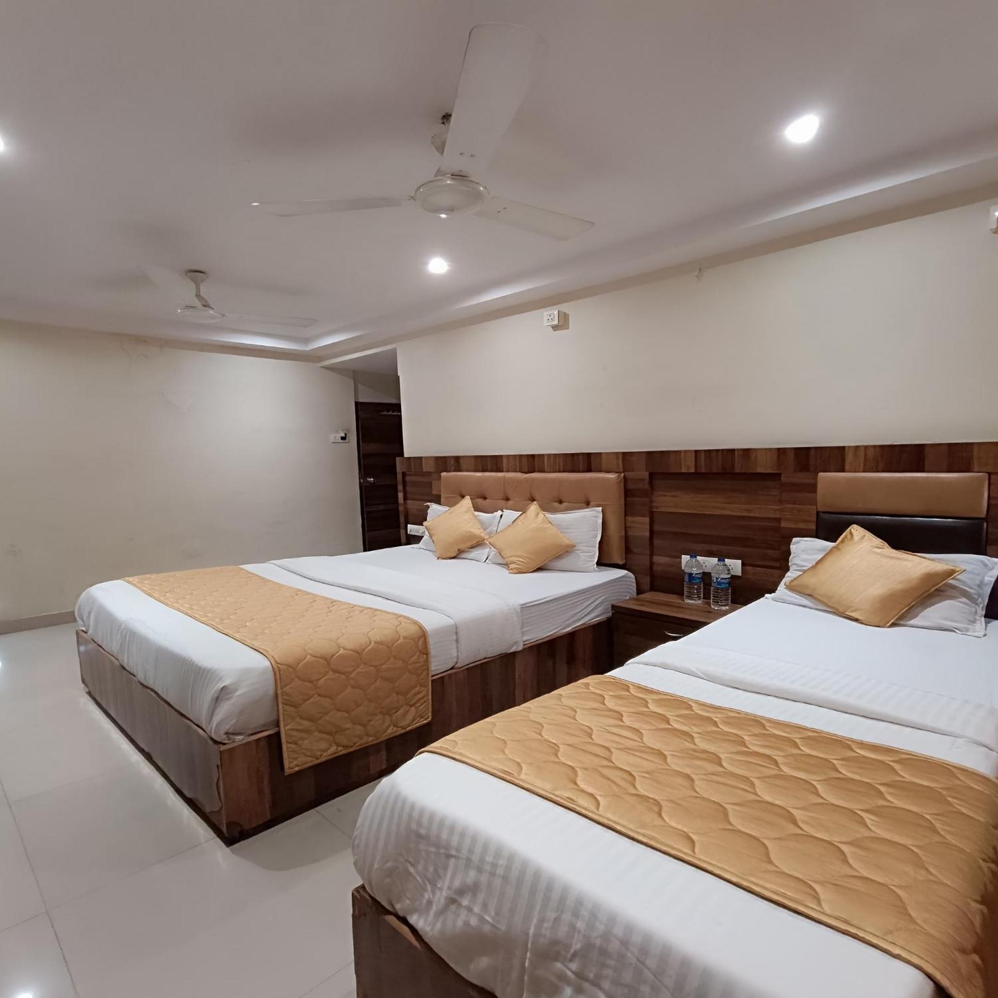 Rk Hotel-Near Grant Road Railway Station Мумбаи Экстерьер фото